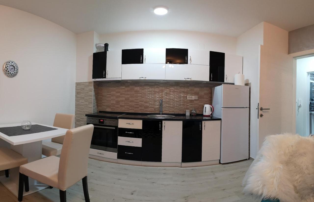 Apartman Silver Sremska Mitrovica Exterior photo