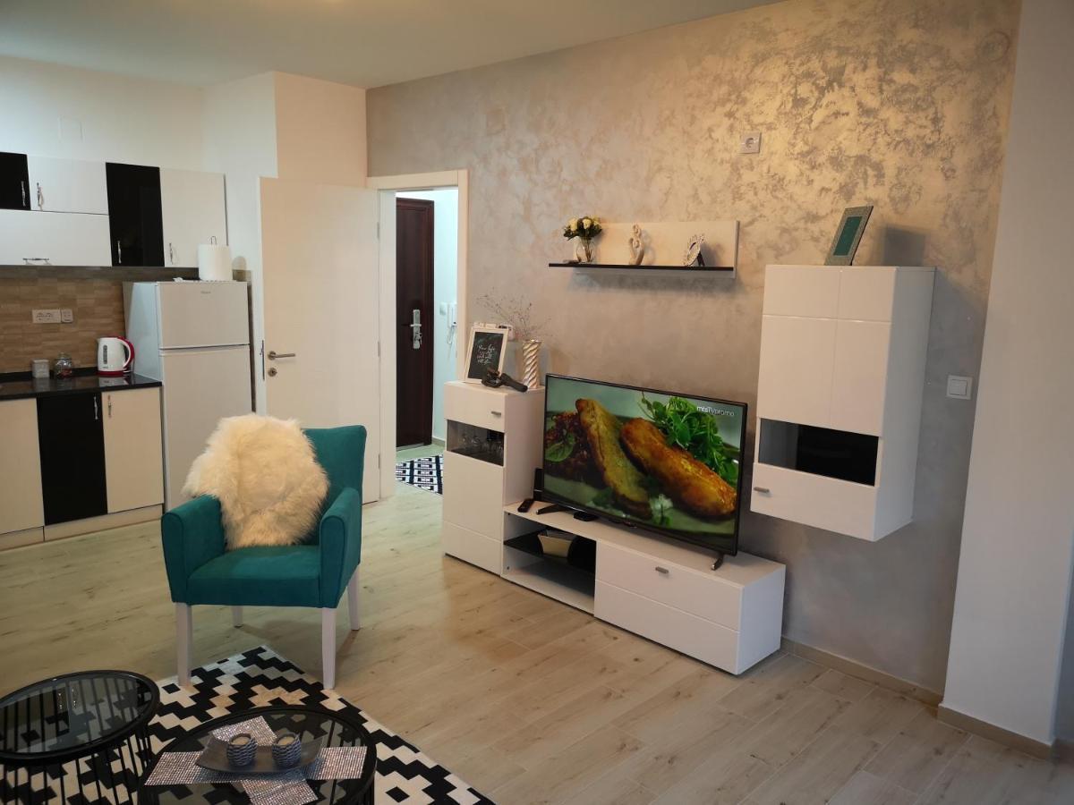 Apartman Silver Sremska Mitrovica Exterior photo