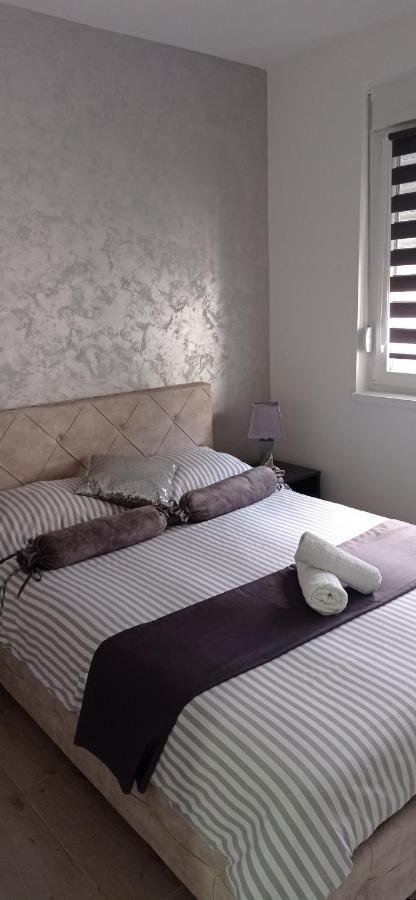 Apartman Silver Sremska Mitrovica Exterior photo